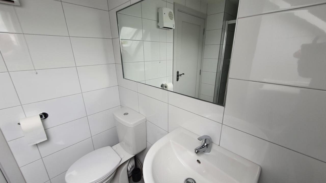 Pasta Factory Guest Rooms Γκάλγουεϊ Εξωτερικό φωτογραφία