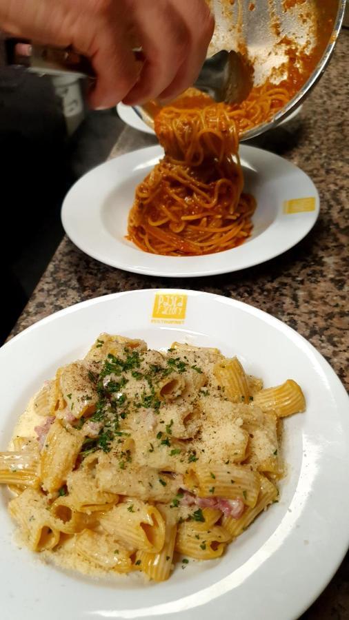 Pasta Factory Guest Rooms Γκάλγουεϊ Εξωτερικό φωτογραφία