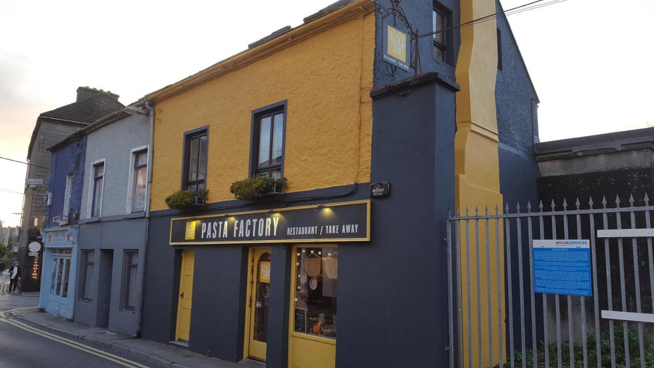 Pasta Factory Guest Rooms Γκάλγουεϊ Εξωτερικό φωτογραφία