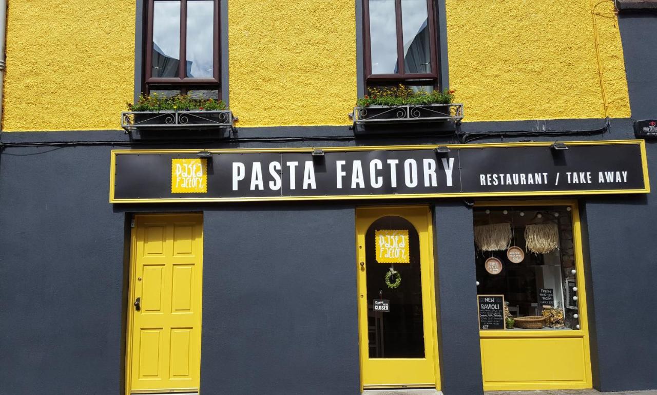 Pasta Factory Guest Rooms Γκάλγουεϊ Εξωτερικό φωτογραφία